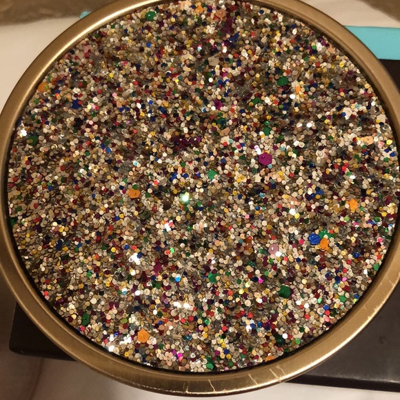 NWT & NIB Limited Edition Champagne Toast 3 wick Candle & Decorative Glitter Lid - Picture 7 of 11